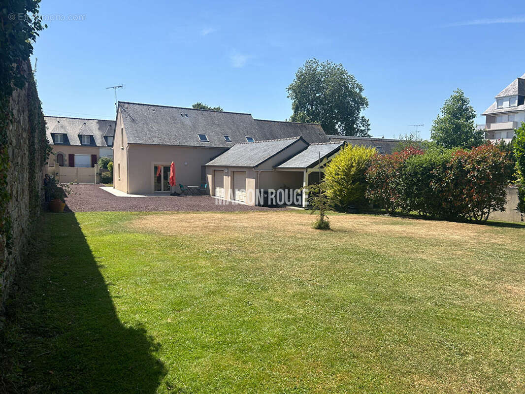 Maison à DOL-DE-BRETAGNE