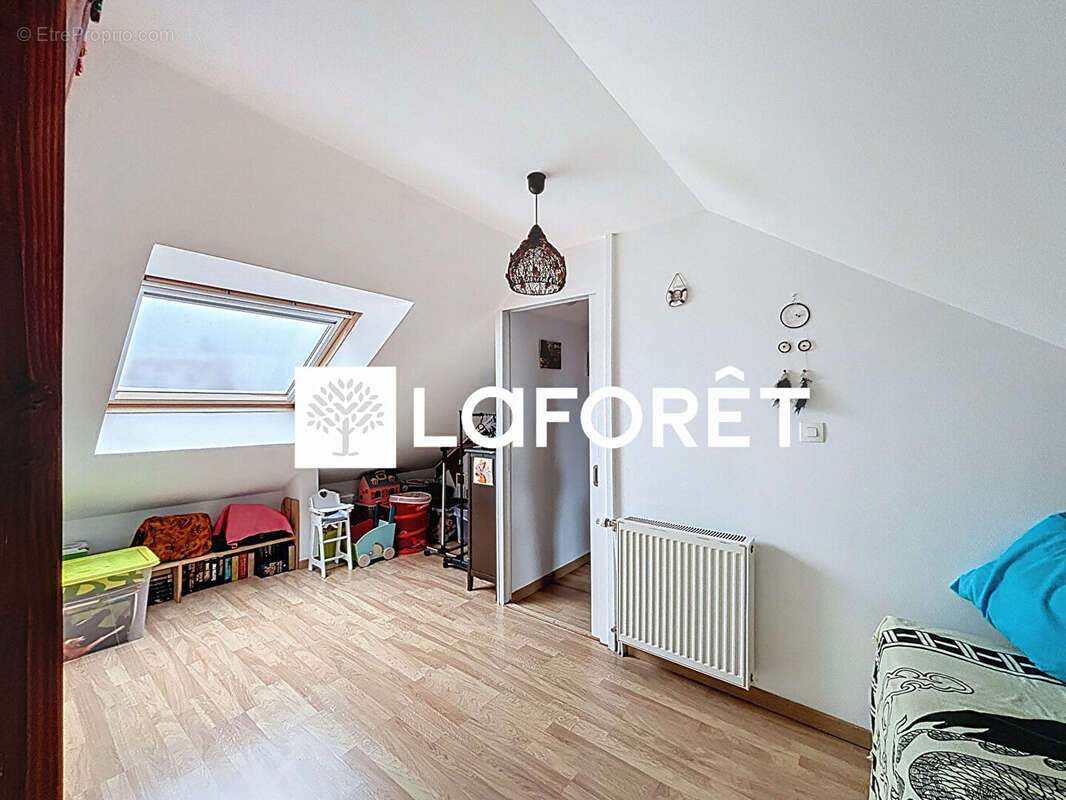 Maison à MOISSY-CRAMAYEL