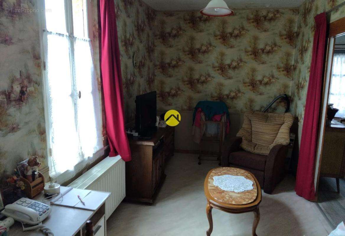 Maison à LE VEURDRE