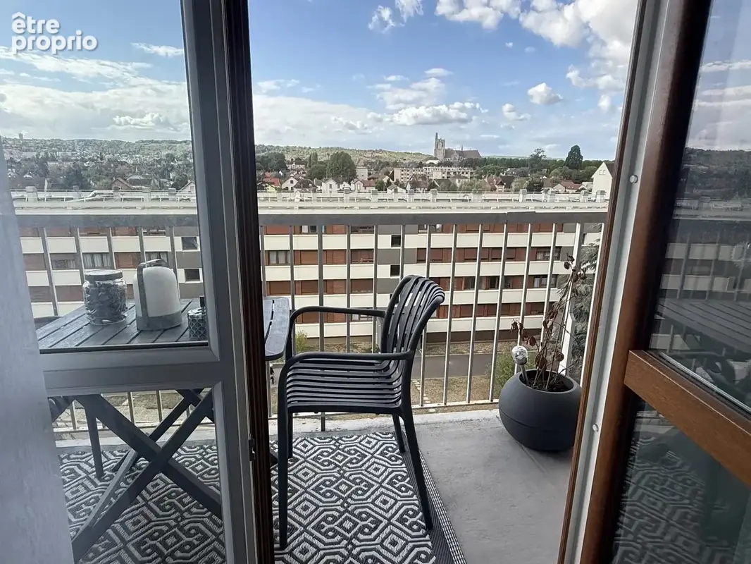 Appartement T3 avec balcon - parking et cave - SENS - photo 9