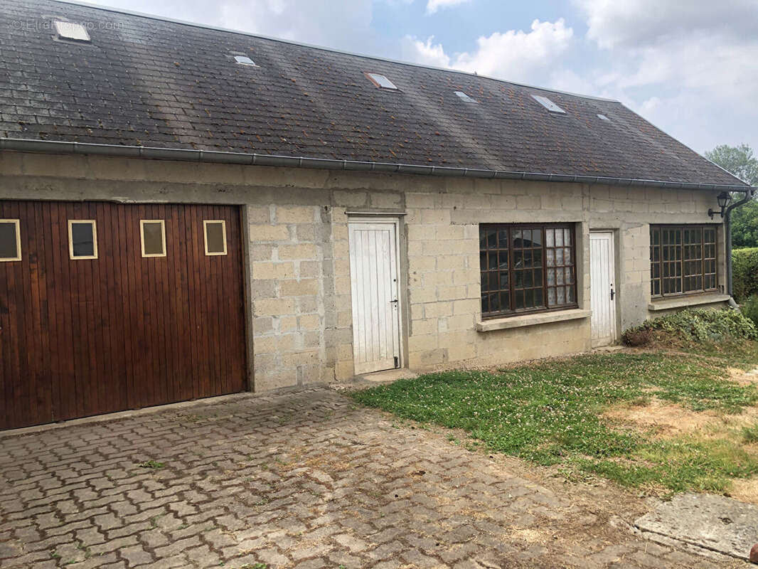 Maison en pierre avec fort potentiel - Terrain de 792 m² - photo 11
