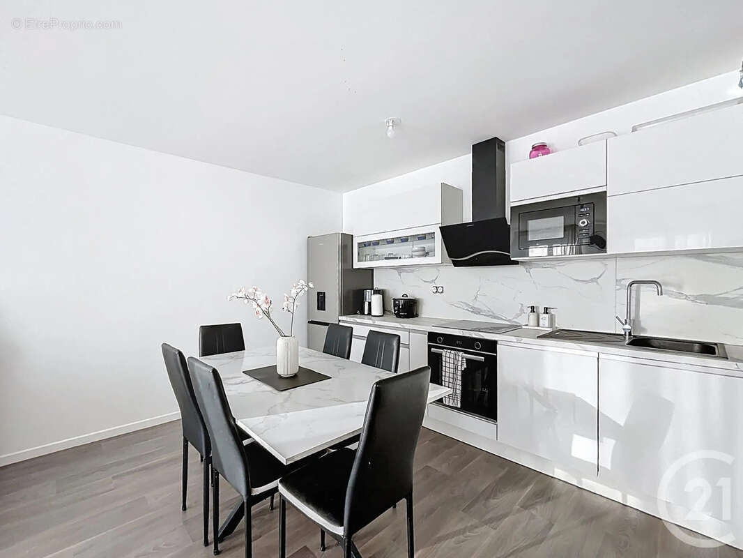 Appartement à SAINT-PIERRE-DU-PERRAY