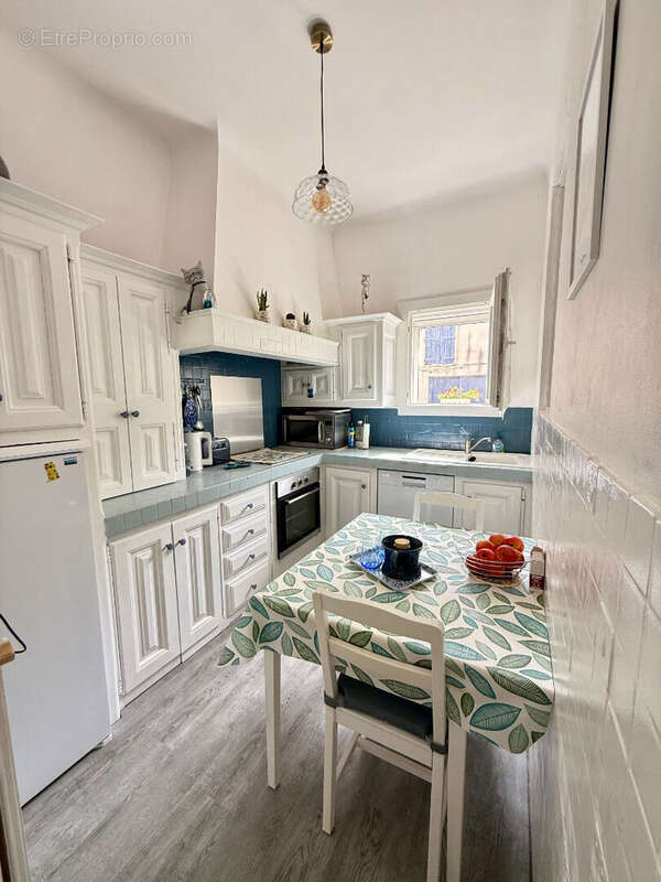 Une maison familiale où il fait bon vivre, au coeur du village de Mallemort! - photo 8