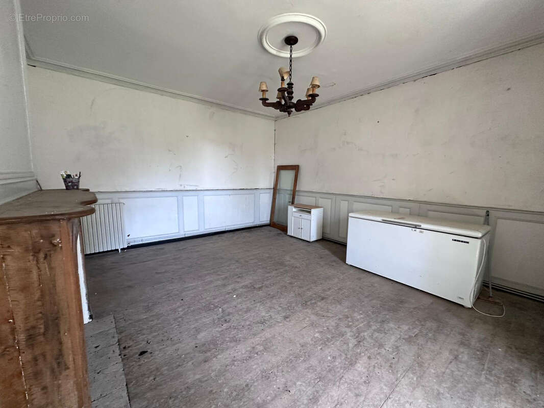 Maison à LACROIX-BARREZ