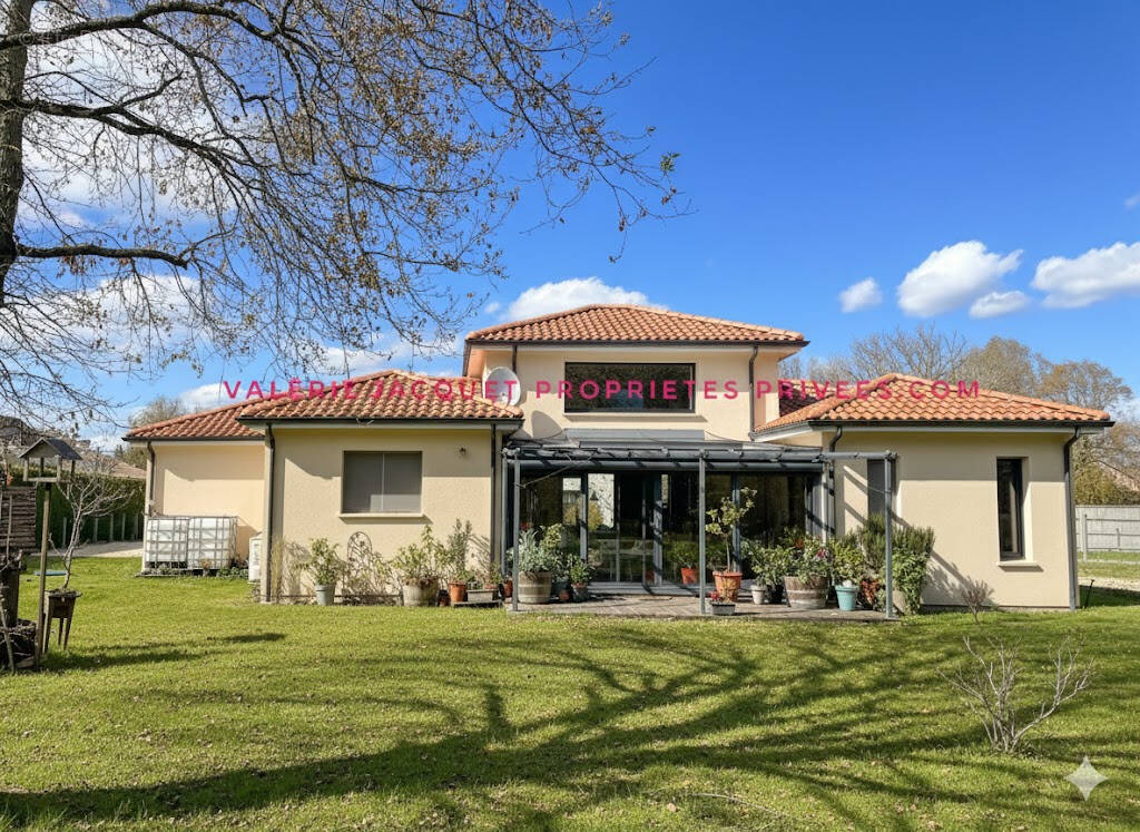Maison à SAINT-SEURIN-SUR-L&#039;ISLE