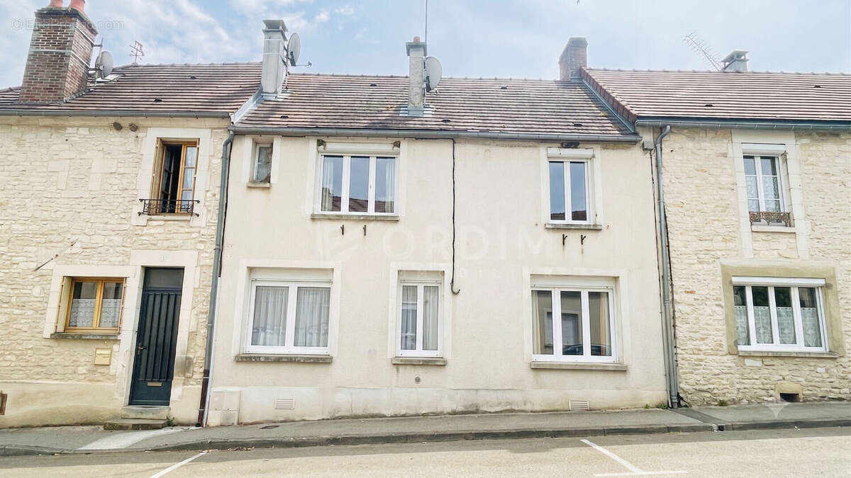 Maison à CHICHEE
