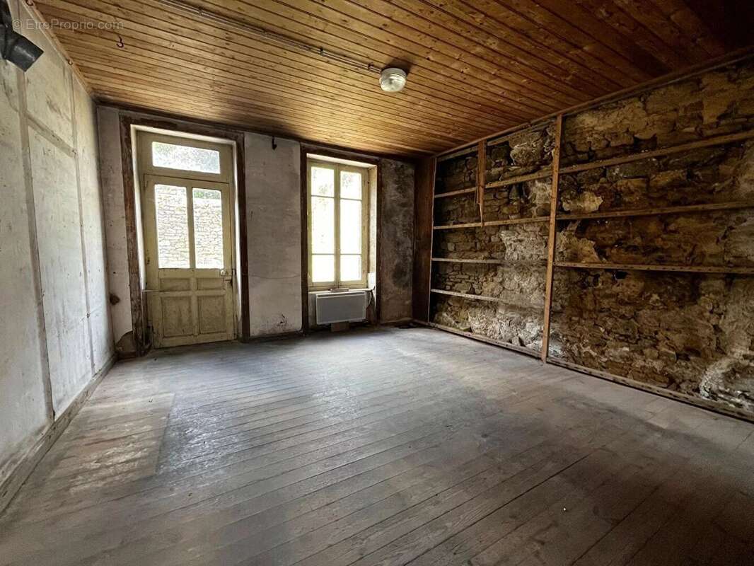 Appartement à QUINTIN