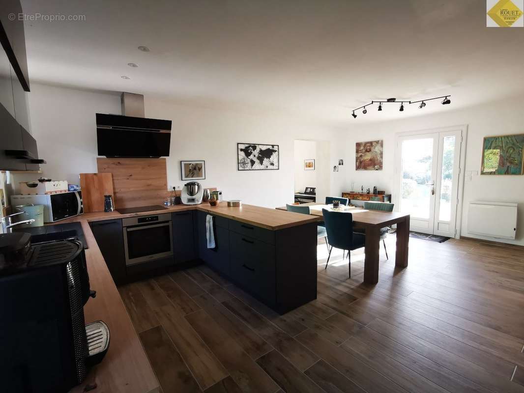 Maison à YZEURES-SUR-CREUSE