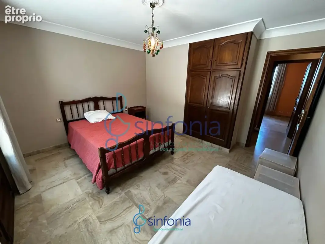 Propriété en pierre avec piscine et vue dominant - photo 10