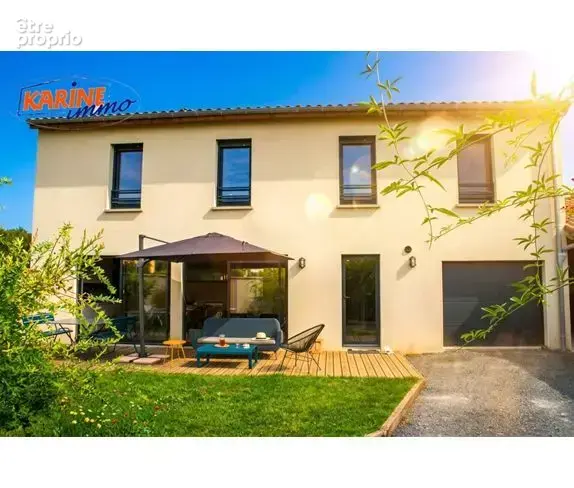 Photo Maison à Cailloux-Sur-Fontaines au prix de 548 000€
