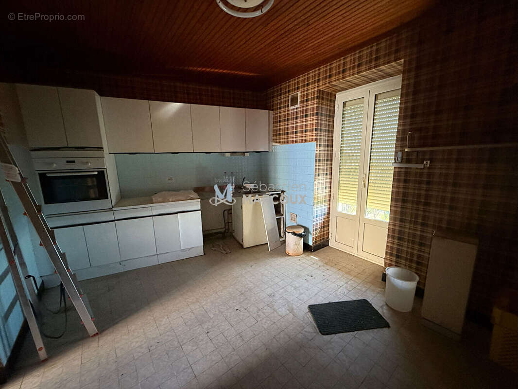 Maison à SAINT-BONNET-LE-COURREAU