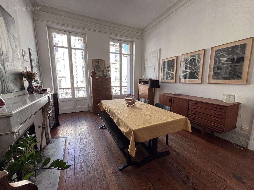 Appartement à BORDEAUX