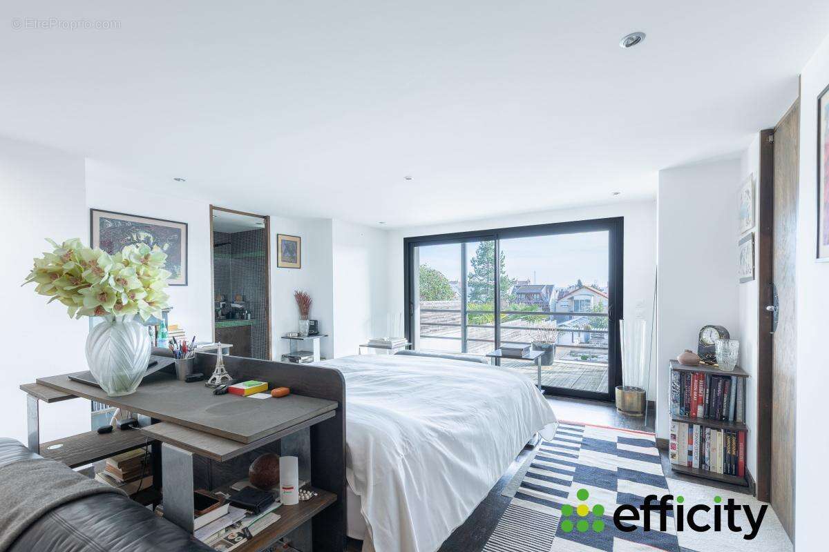 Maison 360 m² à Suresnes  - photo 9