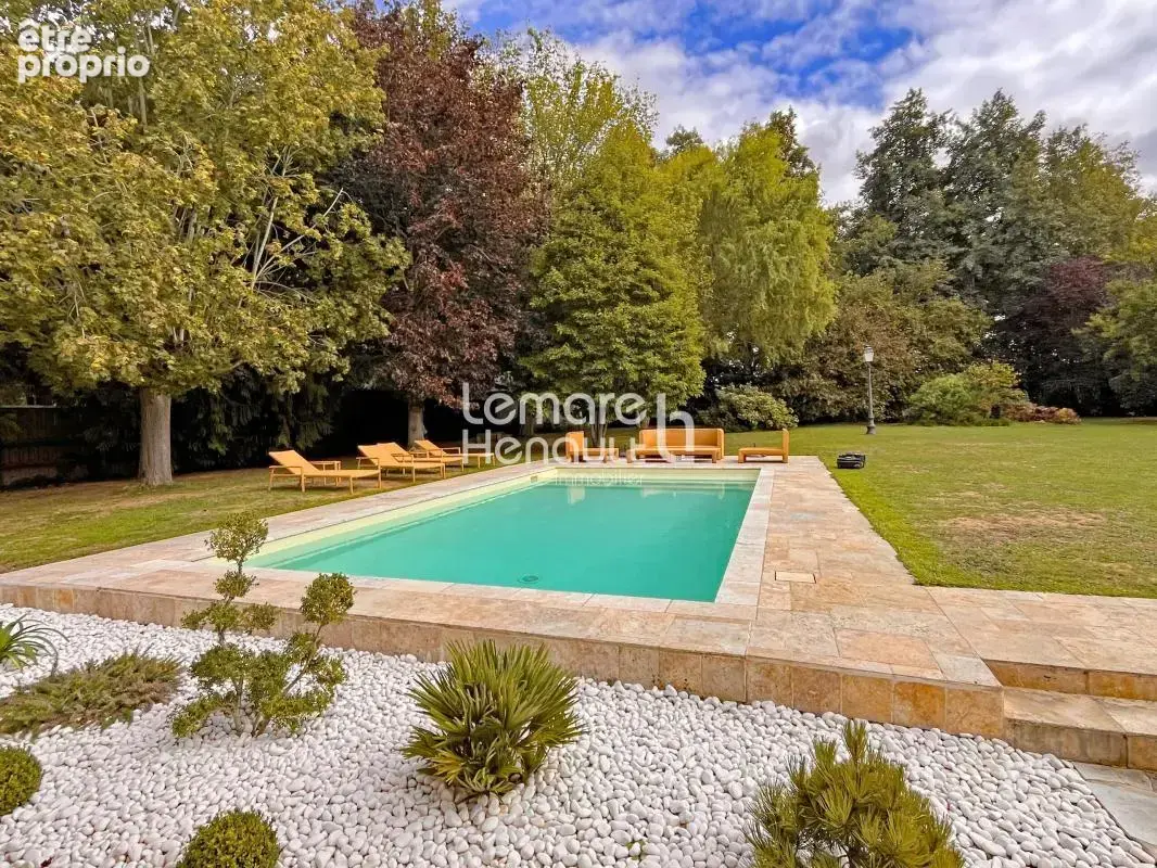 Superbe villa 6 chambres, bord de rivière et piscine - photo 3