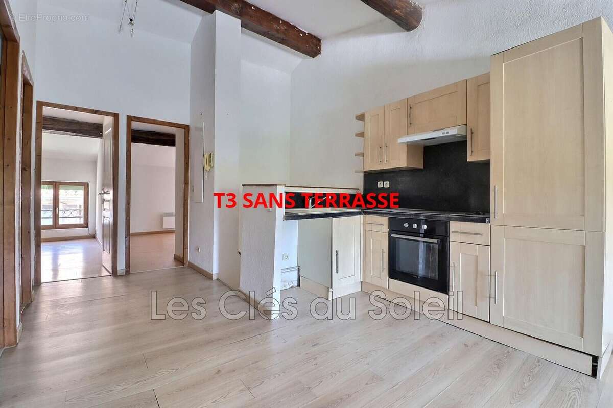 Maison à CUERS