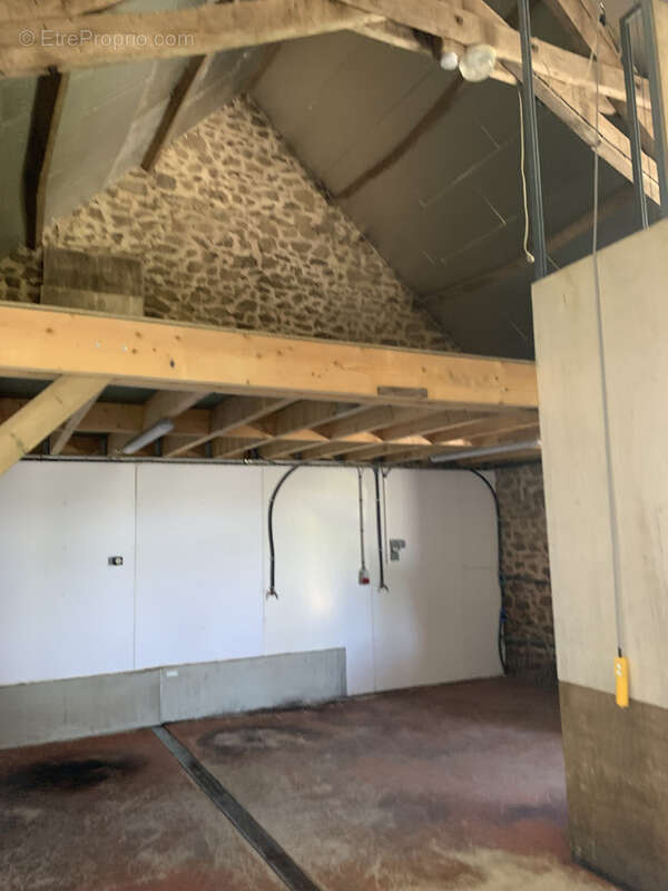 Maison à AMBRIERES-LES-VALLEES