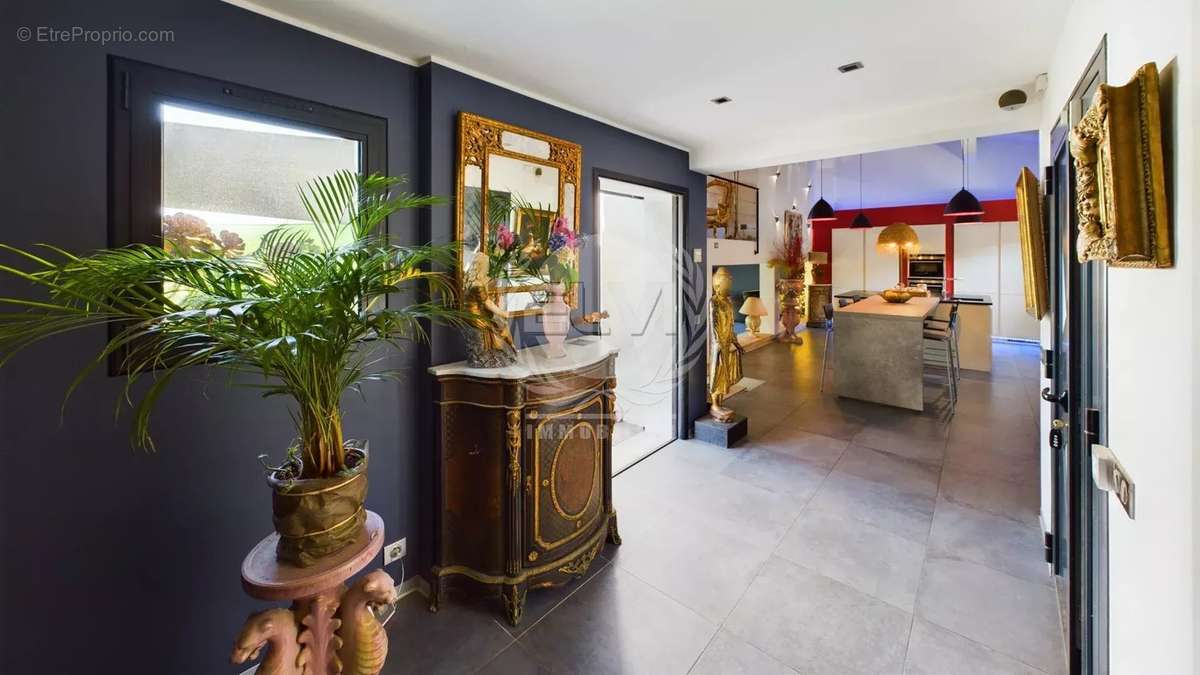 Maison à PLAN-DE-LA-TOUR