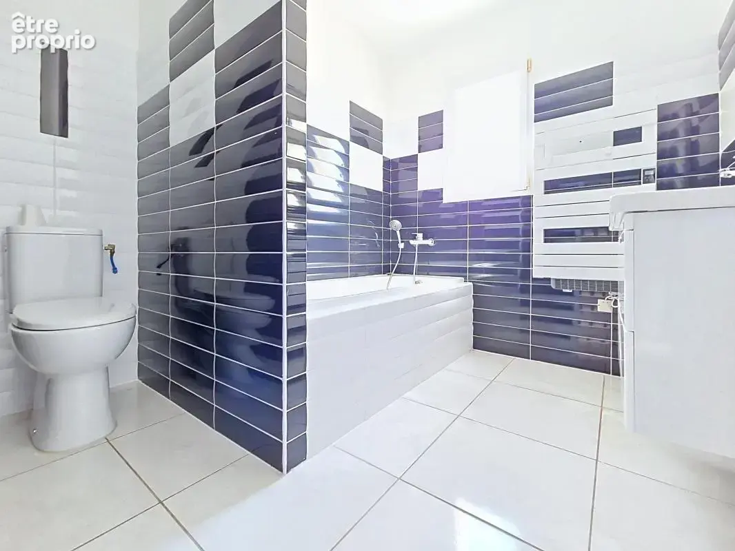 Maison duplex - 2 chambres - Terrasse - Cour - Stationnements - photo 11
