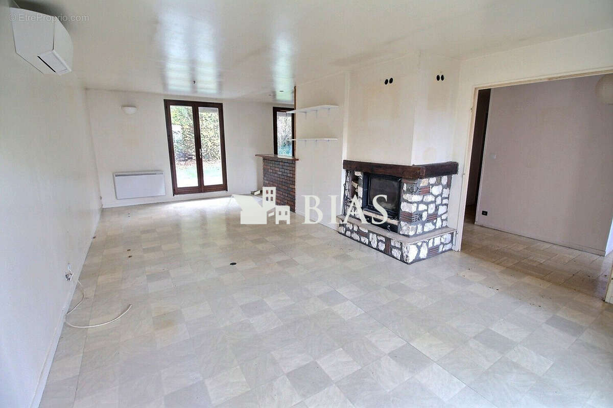 Maison à CROISY-SUR-ANDELLE