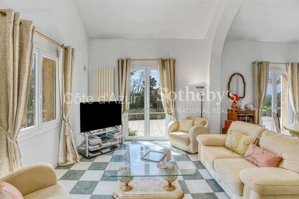 Somptueuse villa provençale avec vue dégagée, aperçu mer et piscine chauffée, à Cabris - photo 10