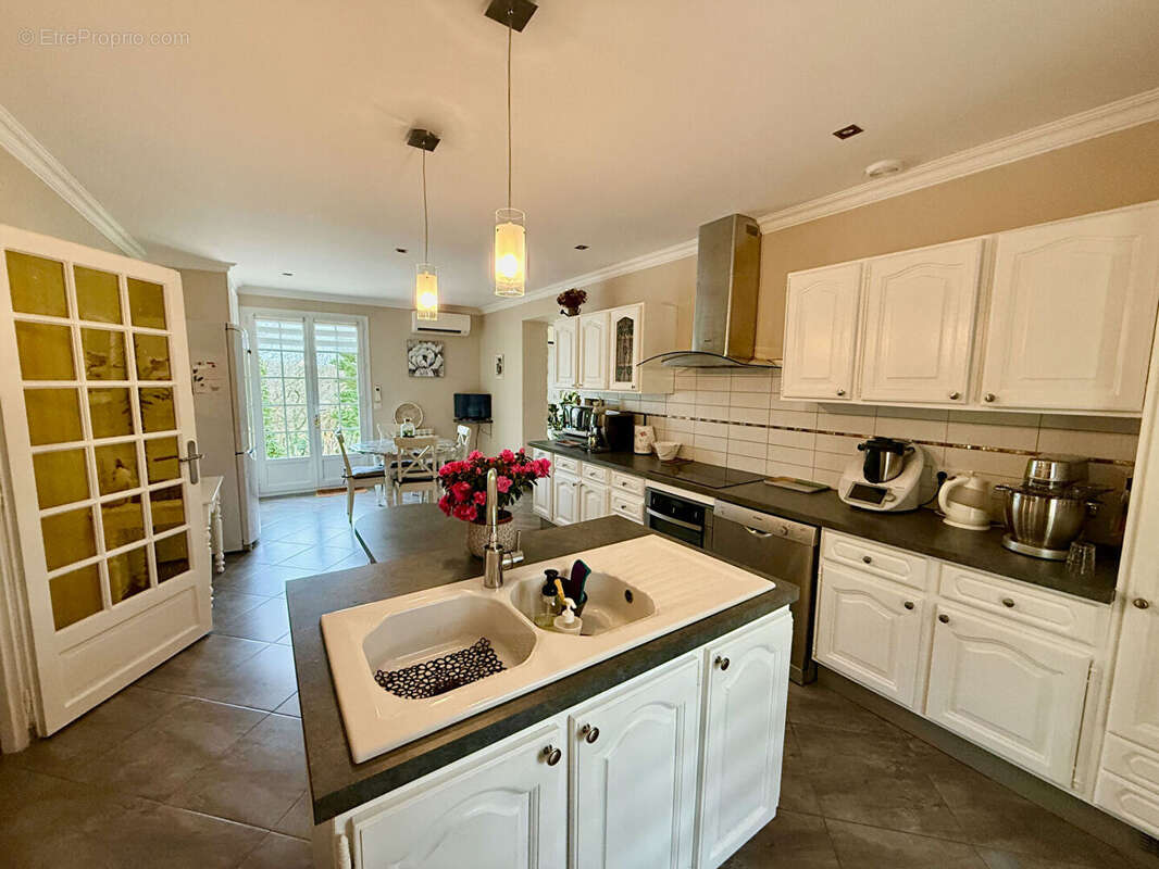 Maison à ALLEZ-ET-CAZENEUVE