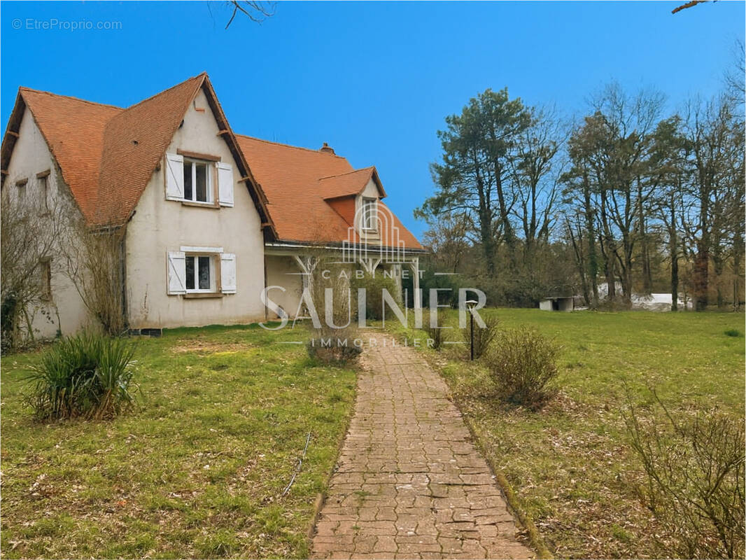 Maison à AZAY-SUR-CHER
