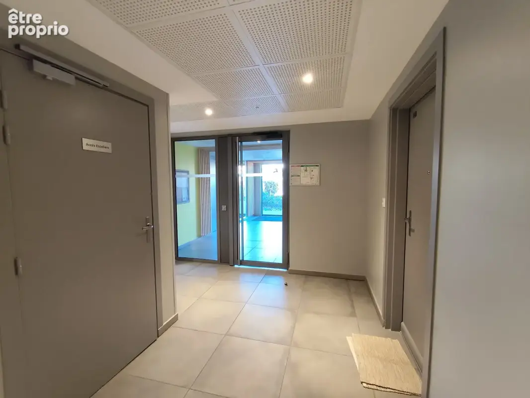 Appartement T4 avec grande terrasse   Résidence récente - photo 12