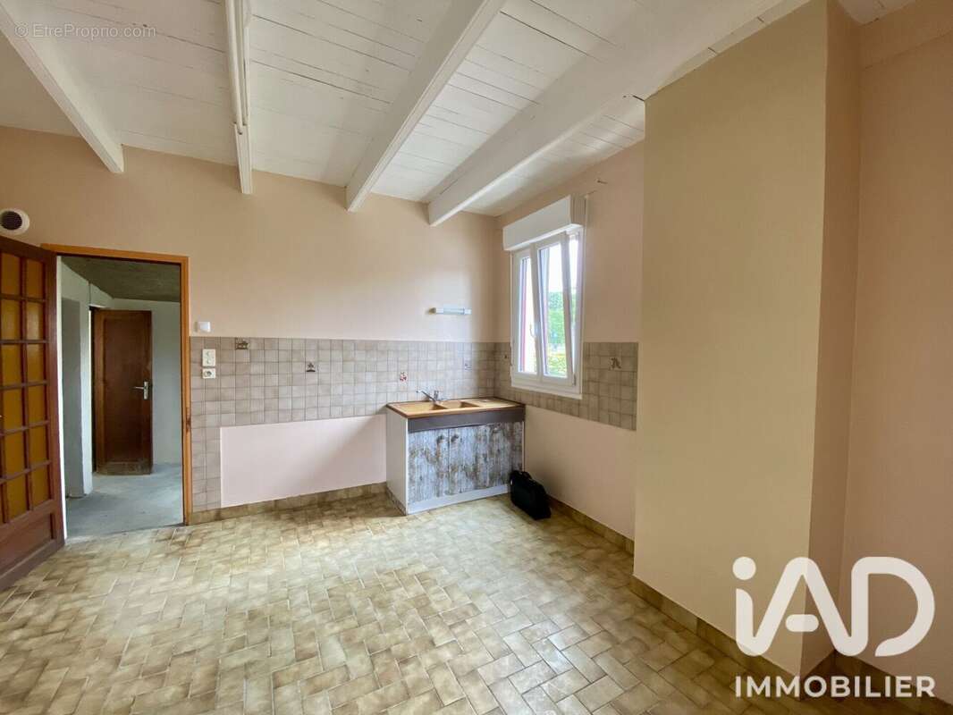Maison 50 m² à Runan  - photo 8