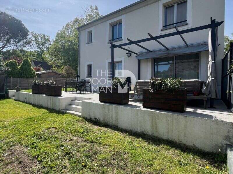Maison à LIMOURS