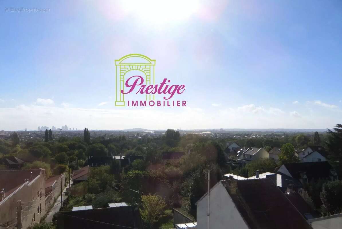 Appartement à LE MESNIL-LE-ROI