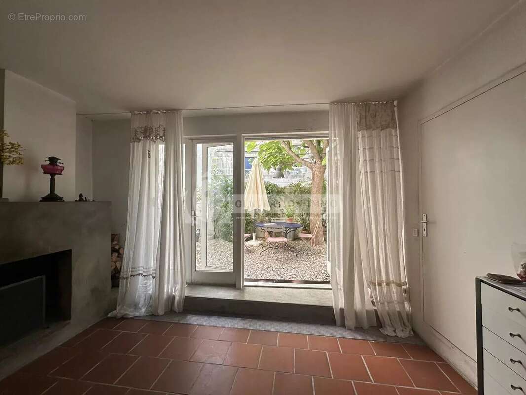 Appartement à FONTVIEILLE