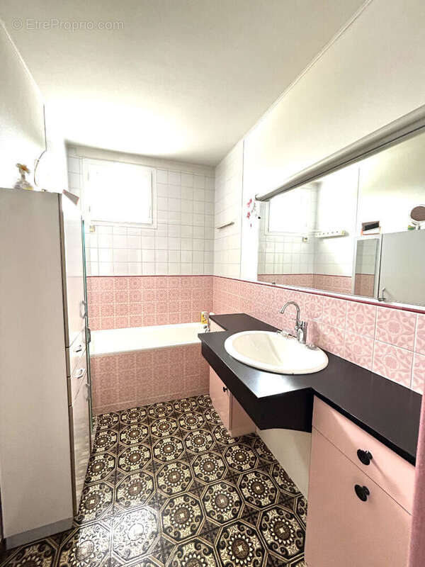 Appartement à PIERRE-BENITE