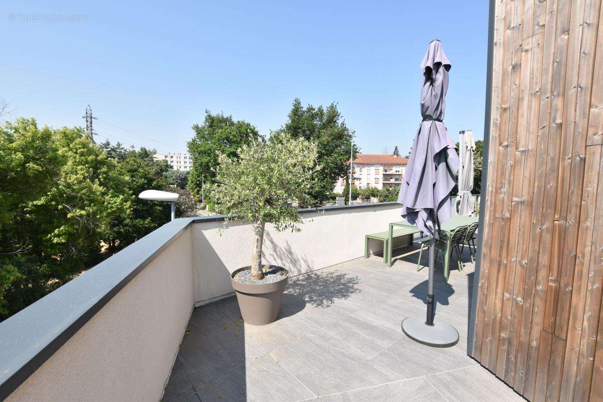 Appartement à CRAPONNE