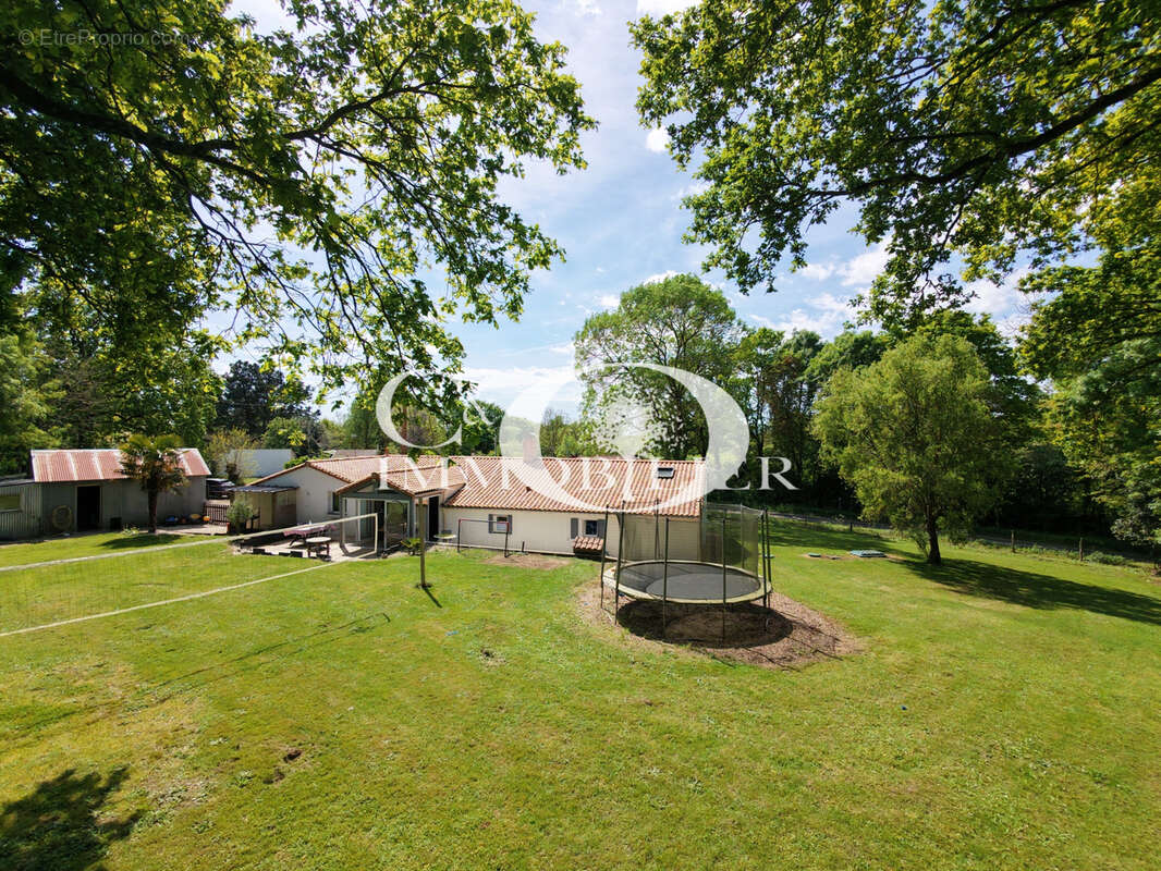 Maison à SAINT-CHRISTOPHE-DU-LIGNERON