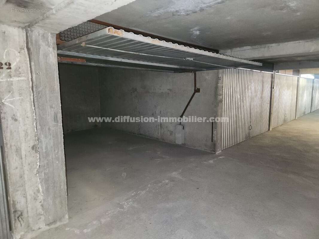 Commerce à LES THUILES