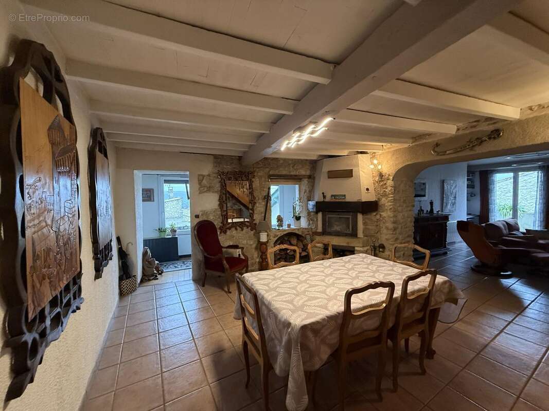 Maison à LIVRON-SUR-DROME