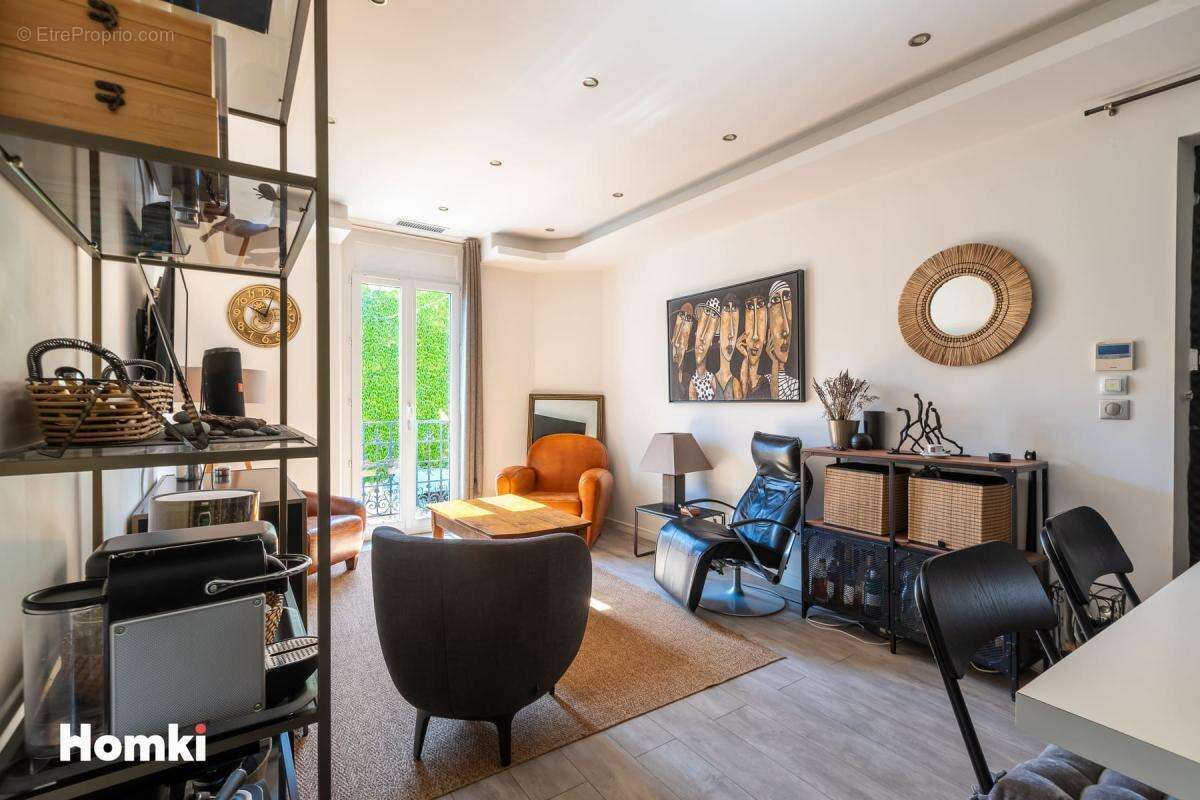 Appartement T3 de 56 m² à Saint-Raphaël 83700, Rue Marius Allongue - photo 2