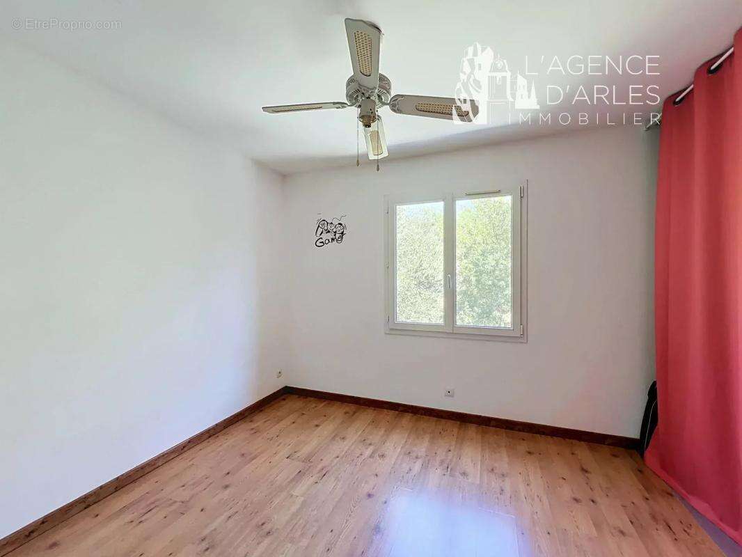 Arles – Maison familiale 157 m² – 5 chambres dont 2 de plain-pied – jardin arboré et clos - photo 13