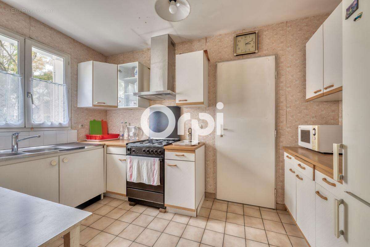 Maison à BUSSY-SAINT-GEORGES