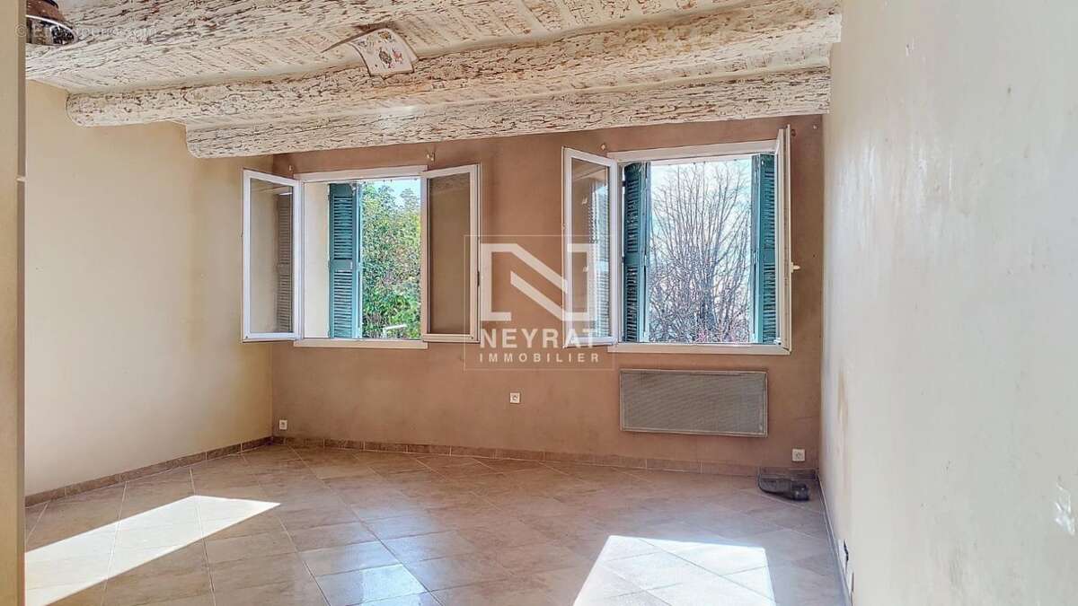 Appartement à MONTAUROUX