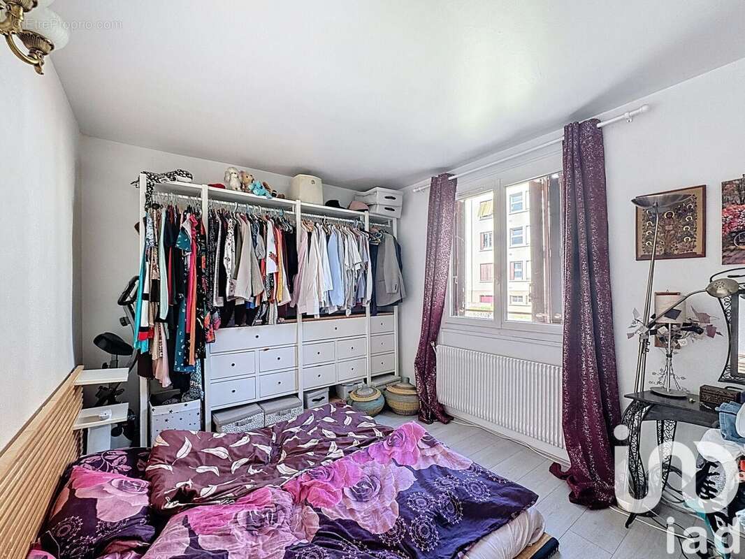 Photo 8 - Appartement à LE MESNIL-LE-ROI