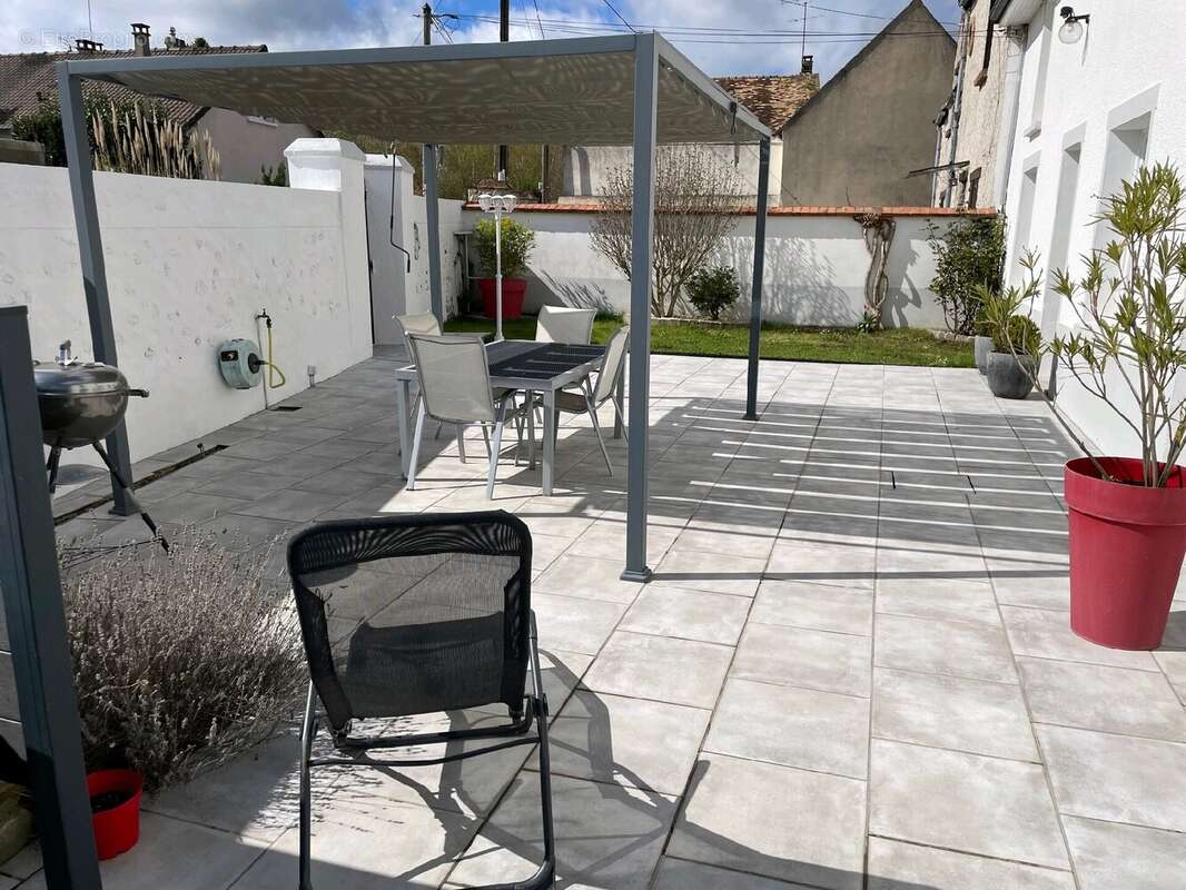 Maison à BRUYERES-LE-CHATEL