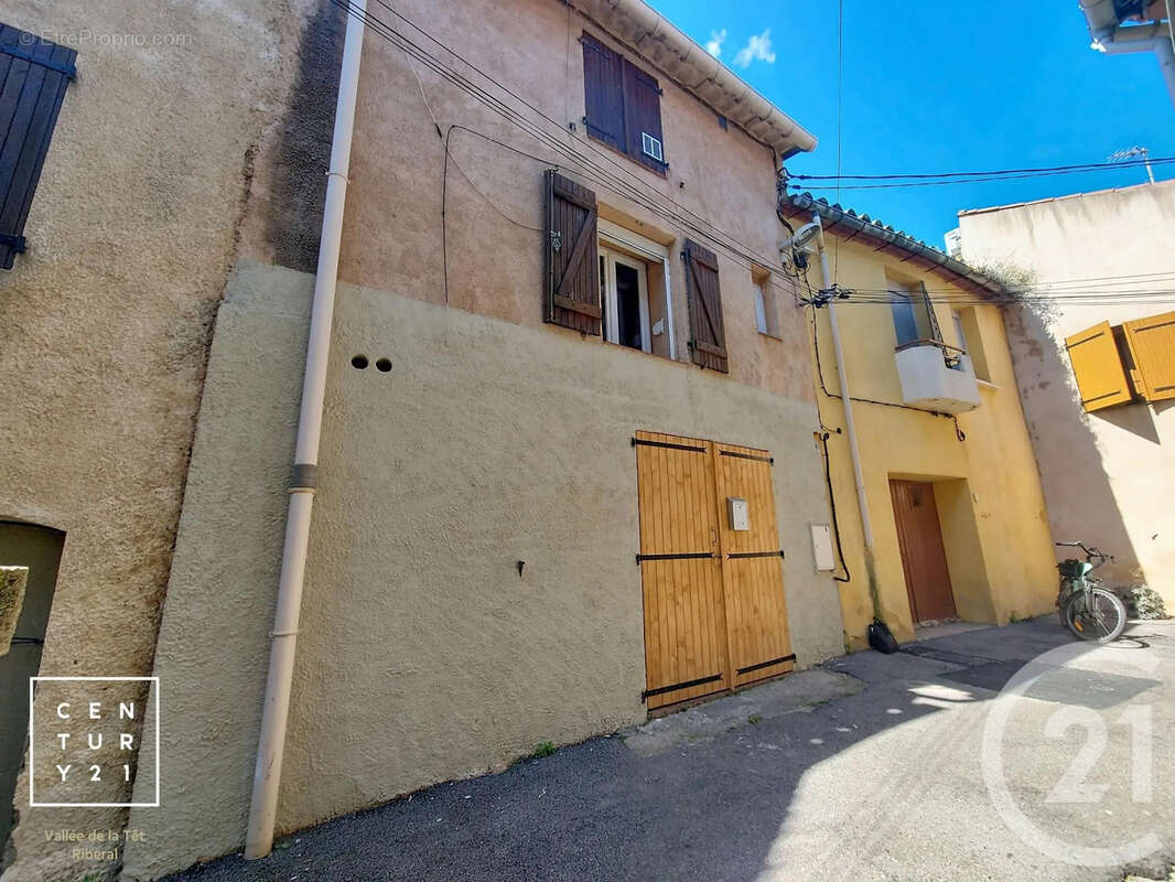 Maison à PEZILLA-LA-RIVIERE