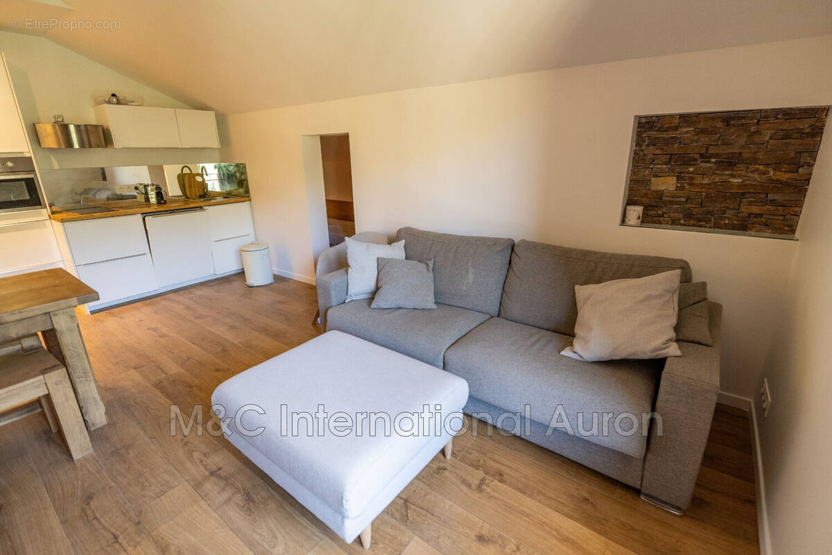 Appartement à SAINT-ETIENNE-DE-TINEE