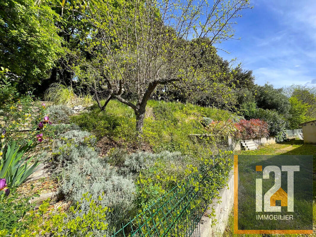 Maison à BELLEGARDE