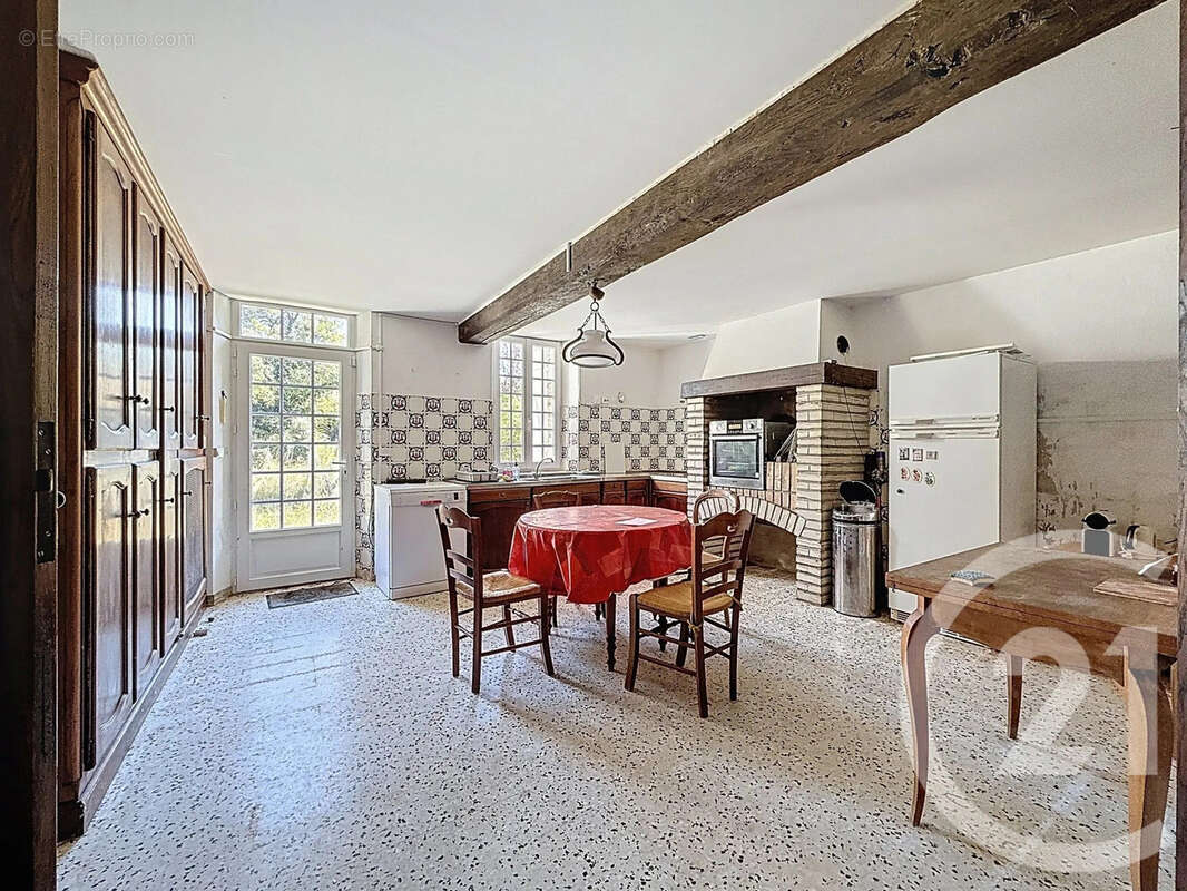 Maison à EGRISELLES-LE-BOCAGE
