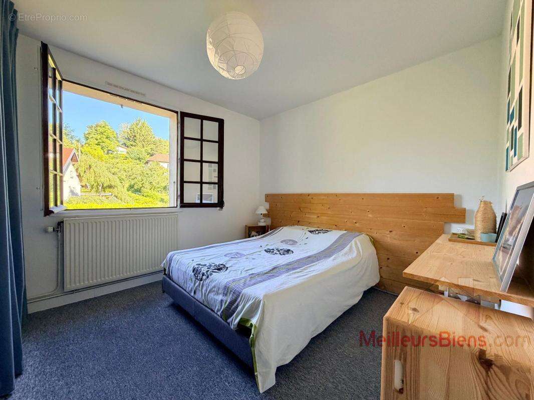 Maison familiale rénovée - 7 pièces - 5 chambres - Grand jardin - Lons-le-Saunier - photo 7