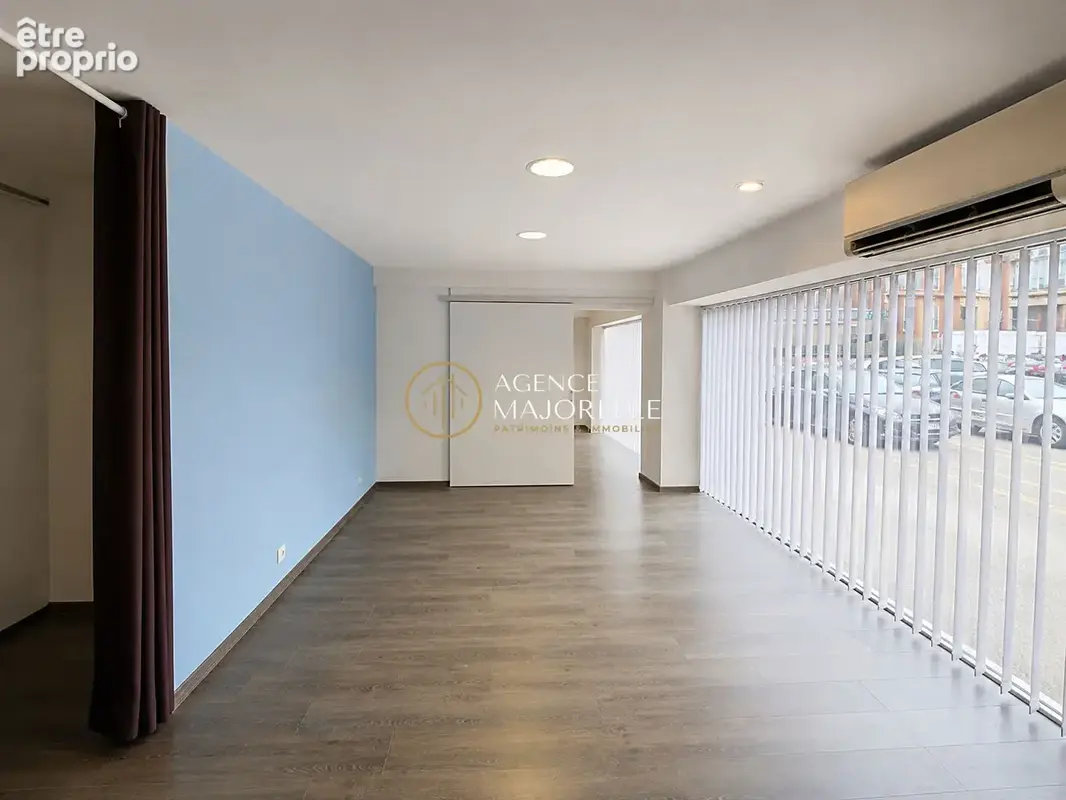 Local commercial, grande vitrine, rue passante. - photo 6