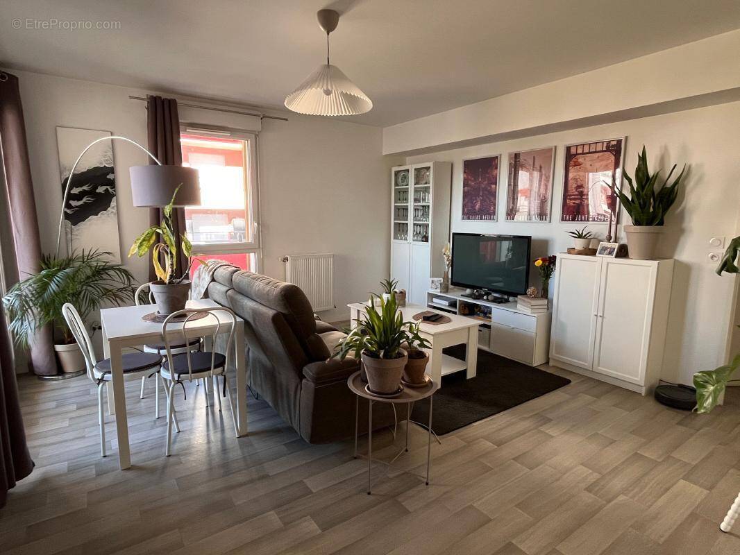 Appartement à SAINT-JEAN-DE-BRAYE