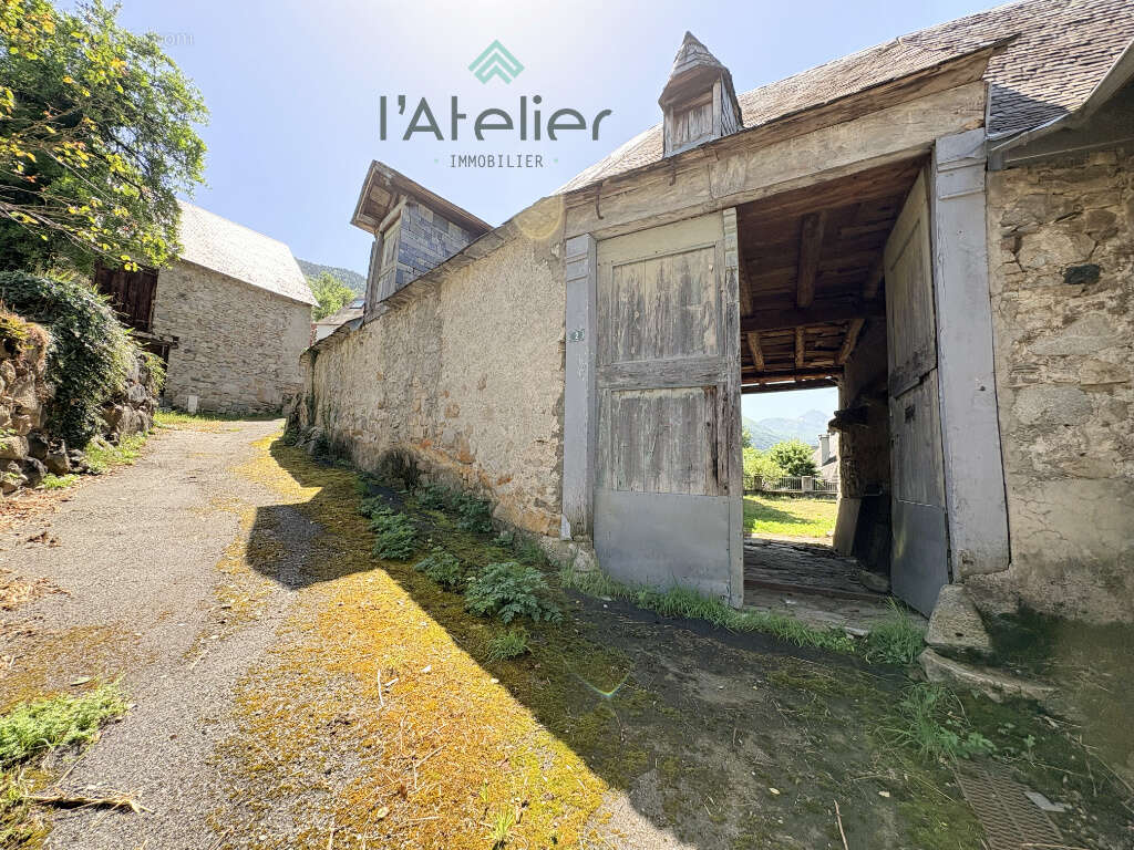 La Porte du Louron - Grande maison et grange attenante à rénover - photo 14